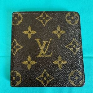 Louis Vuitton Cortes Credit Card Bifold Wallet